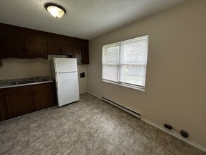 3600 Cannan Forest Dr, Unit 3600-C in Greensboro, NC - Building Photo - Building Photo