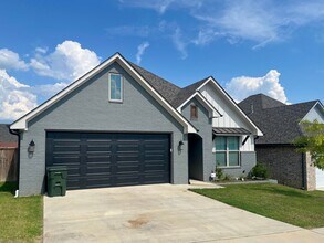 7012 Hillside Ave in Tyler, TX - Building Photo - Building Photo