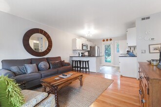 412 St Charles Ct in Charleston, SC - Building Photo - Building Photo