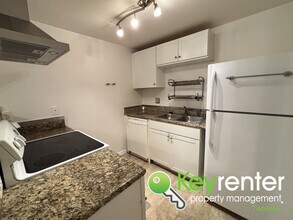 323 S 30th St in Tacoma, WA - Building Photo - Building Photo