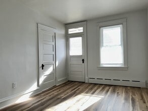 19 E 3rd St in Quarryville, PA - Building Photo - Building Photo