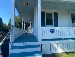 82 Riverside St, Unit 1 in Lowell, MA - Foto de edificio - Building Photo