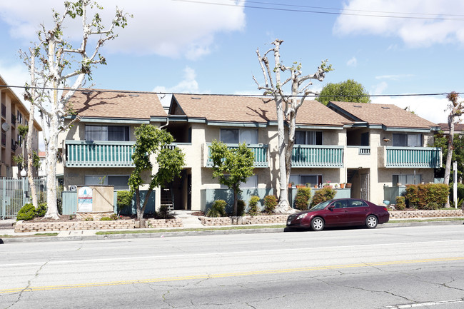 Alpine Terrace Apartments in Canoga Park, CA - Building Photo - Building Photo