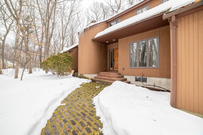 160 Floral St in Shrewsbury, MA - Building Photo - Building Photo