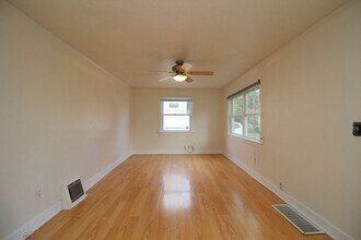 1606 N Church St in Portland, OR - Building Photo - Building Photo