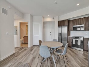 9600 S Dixie Hwy in Miami, FL - Building Photo - Building Photo