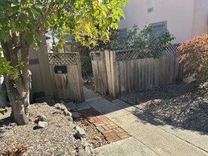 306 Keller St in Petaluma, CA - Building Photo - Building Photo