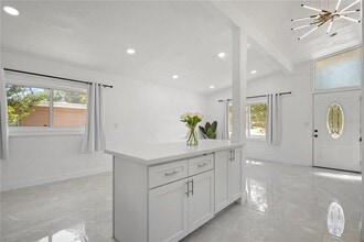 5115 16th St N in St. Petersburg, FL - Building Photo - Building Photo