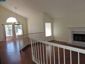 2190 Canyon Crest Ave in San Ramon, CA - Building Photo - Building Photo