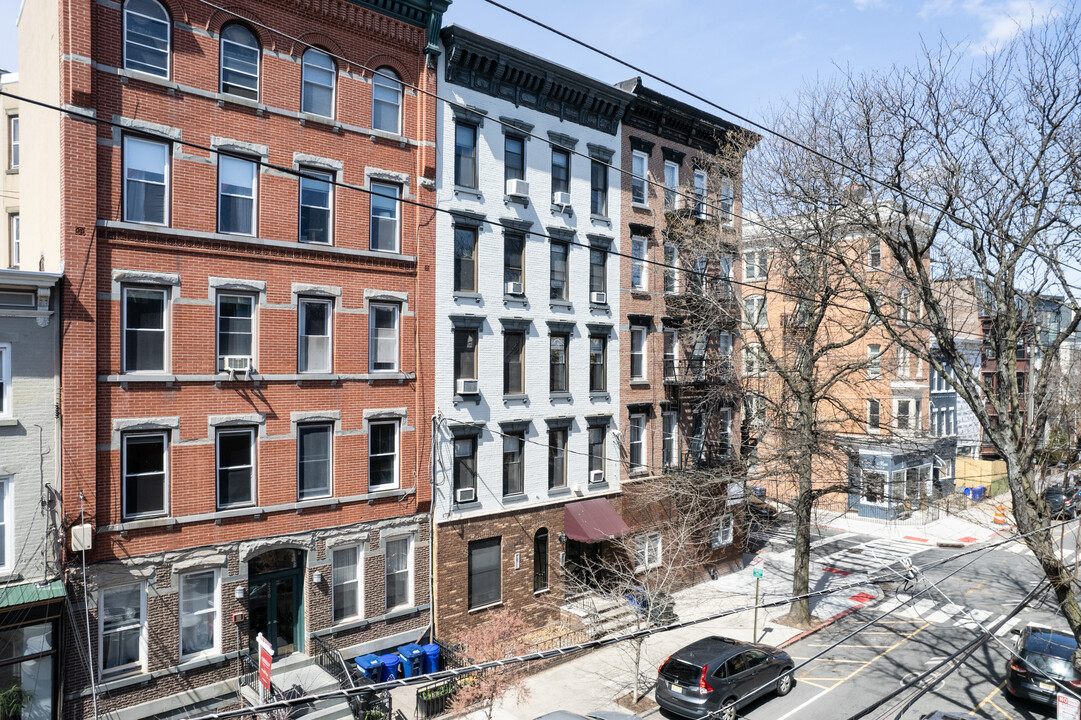 232 Park Ave in Hoboken, NJ - Building Photo