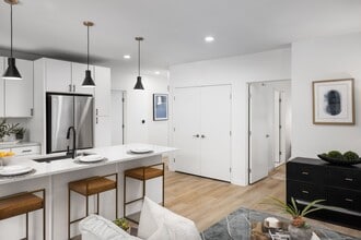 akin Golden Triangle in Denver, CO - Foto de edificio - Building Photo