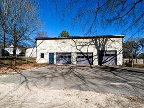 717 Broad St in Fuquay Varina, NC - Building Photo - Building Photo