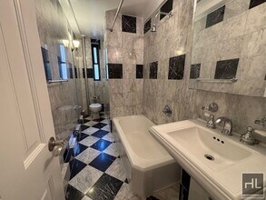 EAST 56 STREET in New York, NY - Building Photo - Building Photo