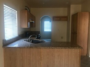 12727 Berrydale St in Victorville, CA - Building Photo - Building Photo