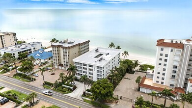 9517 Gulf Shore Dr in Naples, FL - Building Photo - Building Photo