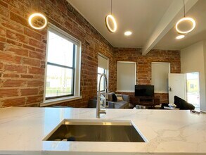 1211 W 27th St in Kansas City, MO - Building Photo - Building Photo