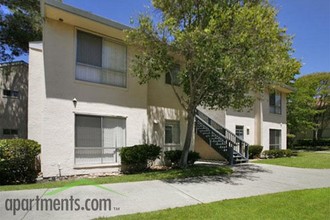 East Bluff Apartments in Pinole, CA - Building Photo - Building Photo