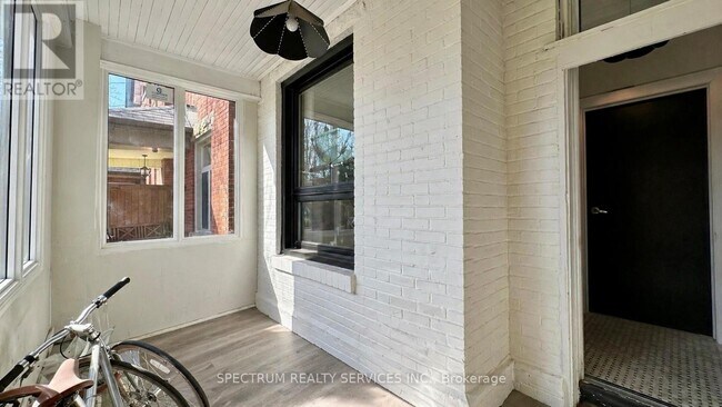 92 Caroline Ave in Toronto, ON - Building Photo - Building Photo