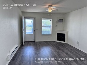 2201 W Brooks St in Norman, OK - Building Photo - Building Photo