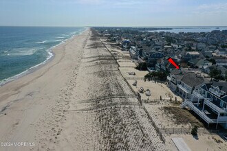 214 Dune Ave in Mantoloking, NJ - Building Photo - Building Photo