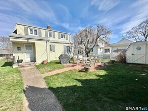 40 Parkway S in New London, CT - Foto de edificio - Building Photo