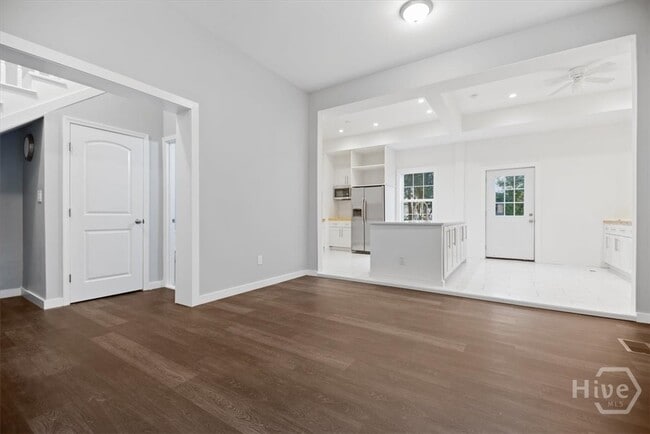 property at 318 E Waldburg St