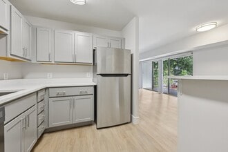 Lafayette Apartments in Alexandria, VA - Foto de edificio - Building Photo