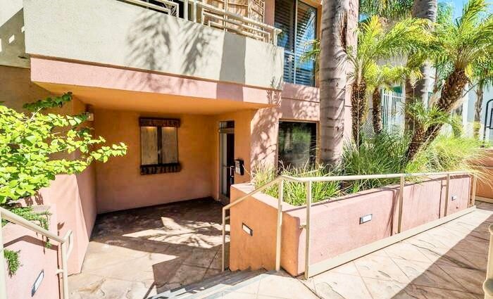 1222 S Westgate Ave in Los Angeles, CA - Building Photo