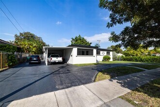 3401 SW 17th St in Miami, FL - Building Photo - Building Photo