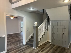 2149 S Cedar Hill in Springfield, MO - Building Photo - Building Photo