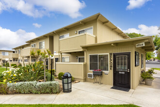 Sahara Apartments in Merced, CA - Building Photo - Building Photo