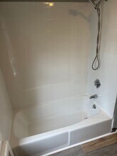 36 Fisher St in Lowell, MA - Building Photo - Building Photo