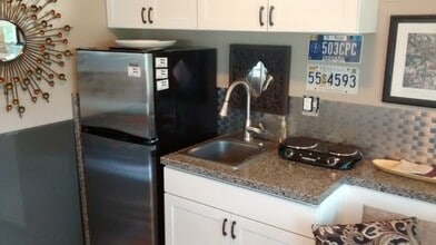 9 Keller Dr in Mooresville, IN - Foto de edificio - Building Photo