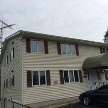 120 Herbert St in Stockbridge, MI - Foto de edificio - Building Photo