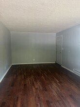 5526 Clemons Rd-Unit -5540 Clemons Rd in East Ridge, TN - Building Photo - Building Photo
