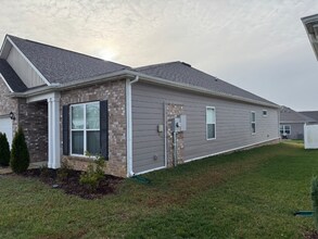 3717 Clementine Ln in Columbia, TN - Foto de edificio - Building Photo