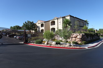 Horizons at Seven Hills in Henderson, NV - Building Photo - Building Photo