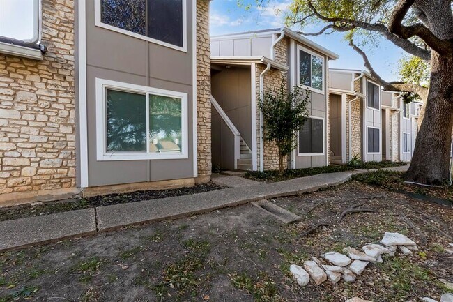 1740 Timber Ridge Rd in Austin, TX - Building Photo - Building Photo