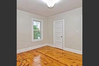 25 Saunders St in North Andover, MA - Building Photo - Building Photo