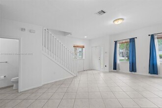 8206 SW 29th St in Miramar, FL - Building Photo - Building Photo