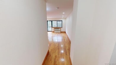 84-14 143rd St in Queens, NY - Foto de edificio - Building Photo