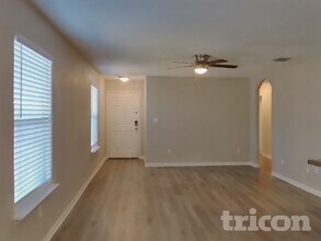 5406 Chase Canyon in San Antonio, TX - Building Photo - Building Photo