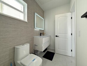 927 SW 18th Ave in Miami, FL - Building Photo - Building Photo
