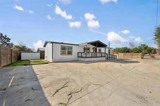 624 S Old Stagecoach Rd in Kyle, TX - Building Photo - Building Photo