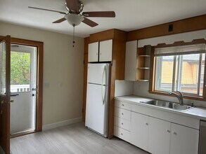 16 Moore St in Winthrop, MA - Building Photo - Building Photo