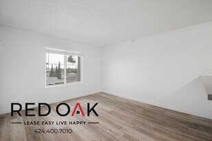 706 McDonald Ave in Los Angeles, CA - Building Photo