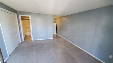 134 W Main St in Plainville, CT - Building Photo - Building Photo