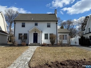 55 Abbington Terrace in Glen Rock, NJ - Building Photo - Building Photo