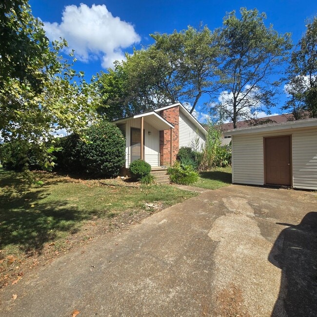 property at 2010 Fitzhugh St