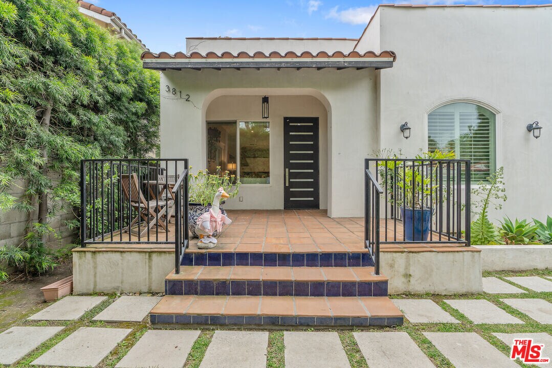 3812 Griffith View Dr in Los Angeles, CA - Building Photo